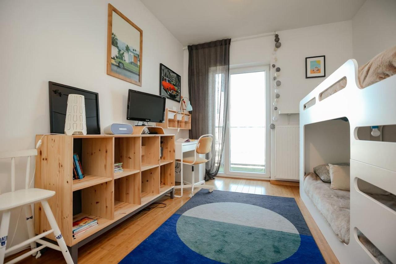 Dwupoziomowy, Rodzinny Apartament. Ochrona, Garaz. Варшава Екстер'єр фото
